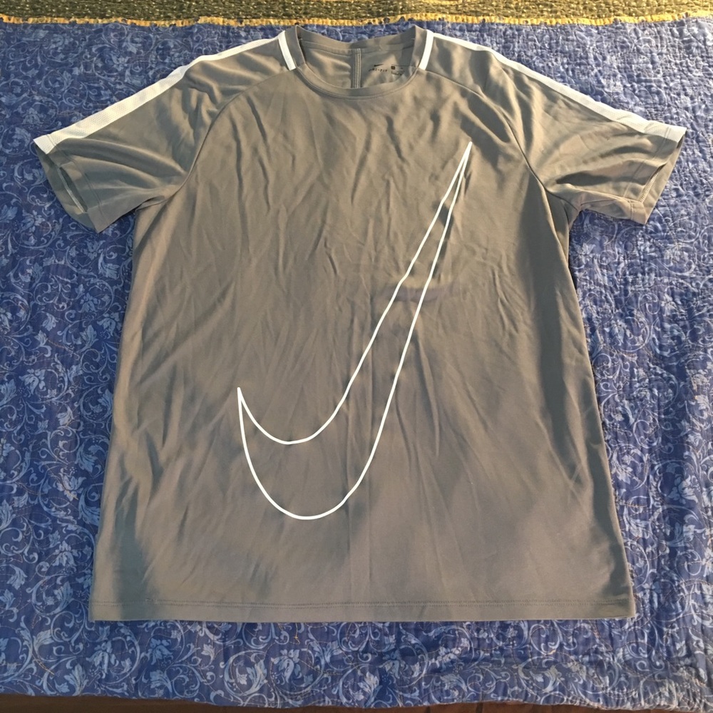 Nike Dri-fit Gray Short Sleeve